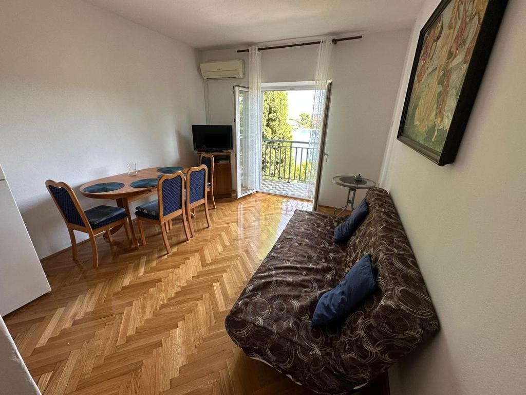 Apartment Nedjeljka Клек Екстериор снимка